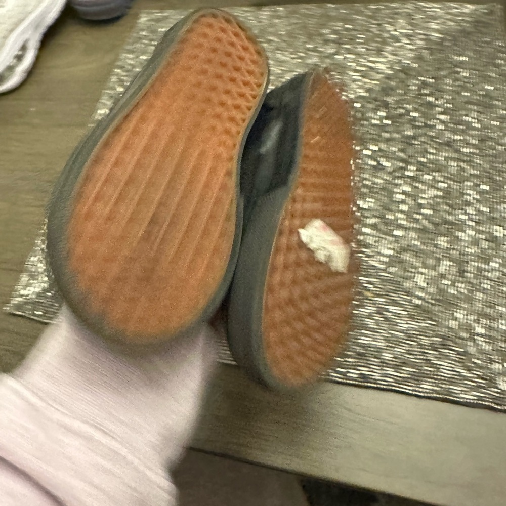 Vans - Picture 3 of 3